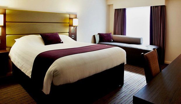 Premier Inn Telford Central Eksteriør billede